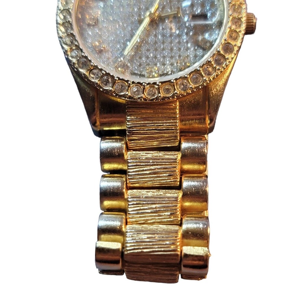 Mens 40mm Geneva Quartz Watch Gold Tone Day Date Beautiful Crystals New Battery - Picture 4 of 7